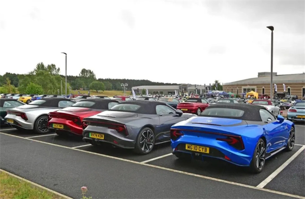 技術(shù)破局、全球突圍！上汽以改革深功鑄就“九連漲”硬核答卷