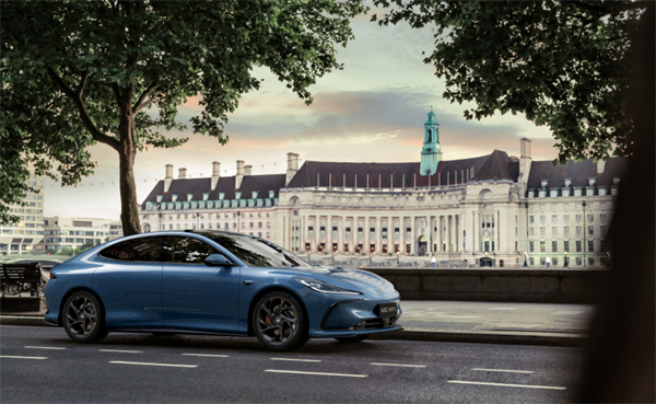 爆款產(chǎn)品不斷：上汽集團(tuán)，長(zhǎng)期主義不是“慢”