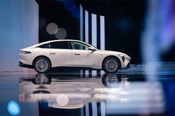 16.99萬起的別克至境L7，B級車的局，還得別克來破！