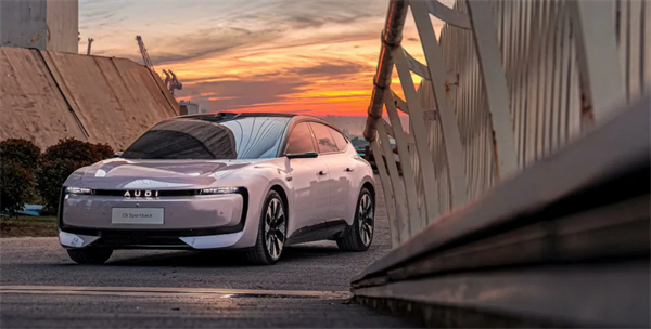 剛過去的一個月 上汽啟幕了一場聲勢浩大的產(chǎn)品和技術(shù)的密集發(fā)布