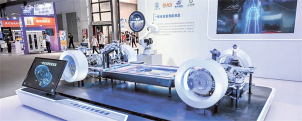 剛過去的一個月 上汽啟幕了一場聲勢浩大的產(chǎn)品和技術(shù)的密集發(fā)布