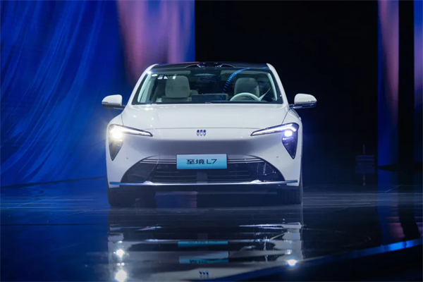 16.99萬起的別克至境L7，B級車的局，還得別克來破！