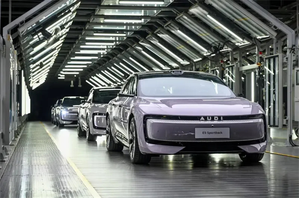 破局與新生：上汽集團(tuán)的轉(zhuǎn)型邏輯與行業(yè)價(jià)值