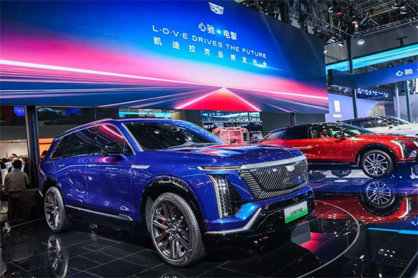 在“主場(chǎng)”，當(dāng)“主角”！上汽集團(tuán)盛裝出席上海車展