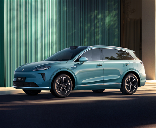 “內(nèi)核”超穩(wěn)的上汽，帶著行業(yè)老大的氣勢回歸