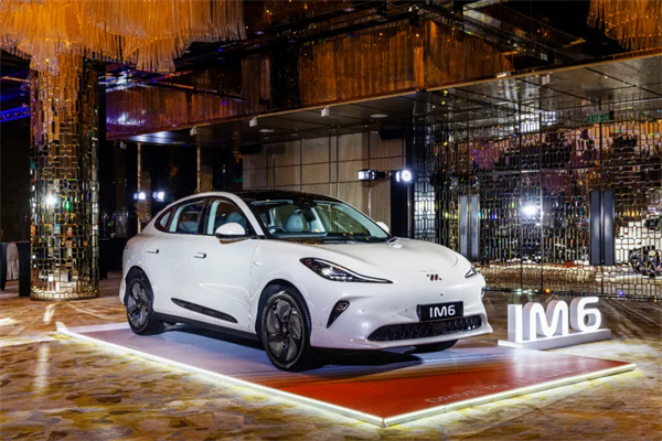 智己汽車重磅登陸香港市場(chǎng)，6系雙車同步上市