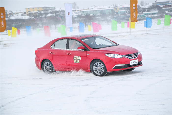 為正能量點(diǎn)贊！上汽乘用車獲2015中國品牌代表稱號