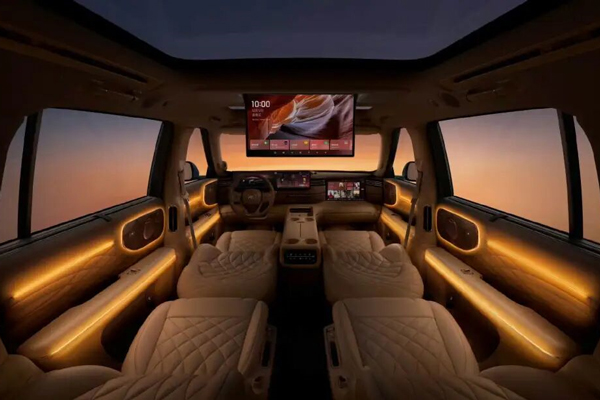 智己拼了！能洗澡還帶地暖的旗艦，32.28萬開賣