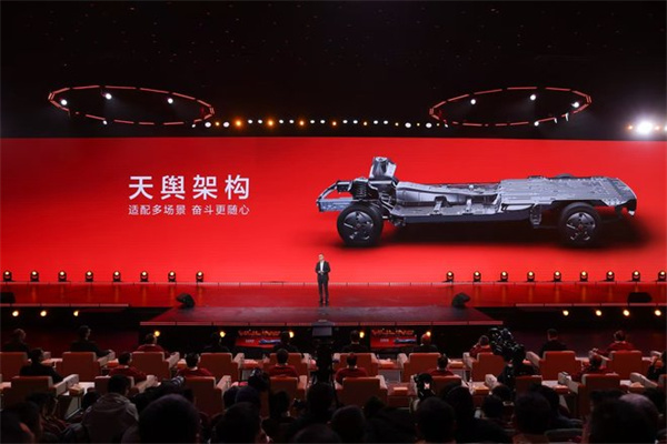 四十載風(fēng)雨共途 五菱為奮斗者開路