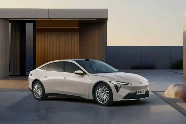 不同階段的上汽，不同階段的通透