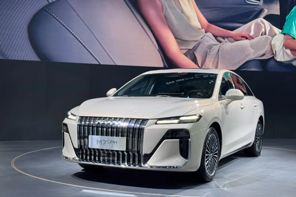 智能座艙的“終極答案”？榮威搭載豆包，讓所有車機(jī)一夜過時(shí)