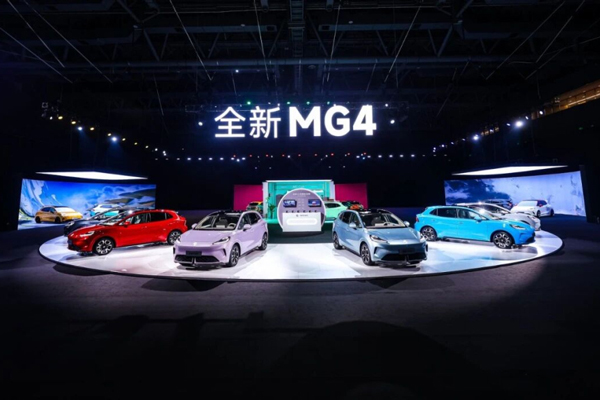 上汽集團(tuán)的2025:誰家新燕啄春泥