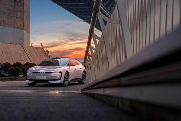 前11個(gè)月410.8 萬輛！爆款密集上市驅(qū)動(dòng)銷量超去年 上汽改革攻堅(jiān)已見真章